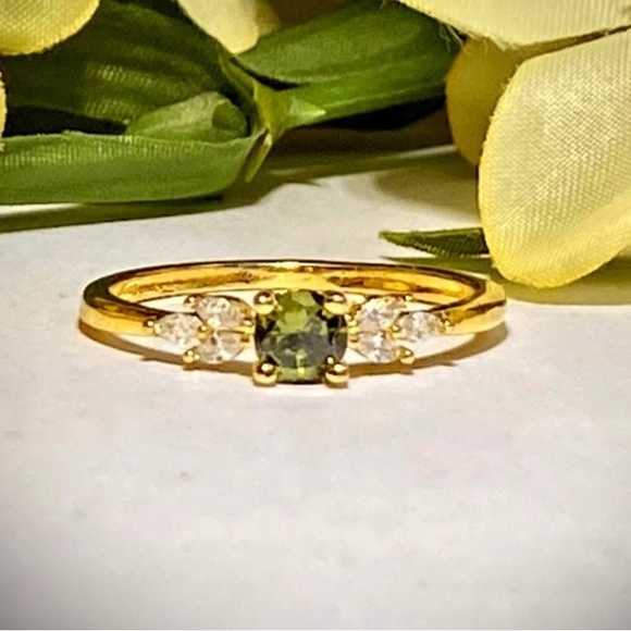 14k gf peridot diamond ring dainty gold band gemstone ring - Picture 5 of 6